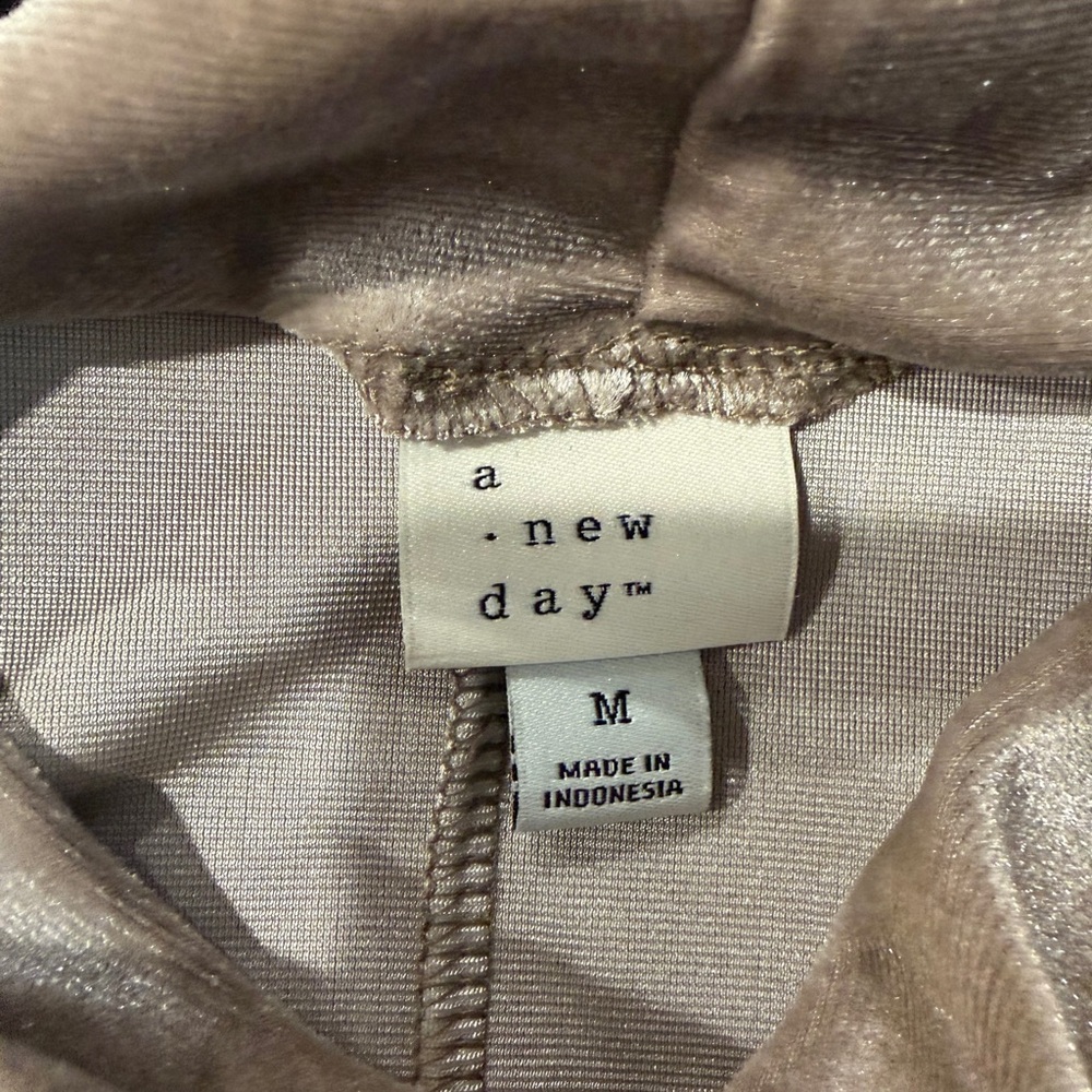 Liz Claiborne Black Denim Pants and lovely New Day top. Gently used. - Picture 9 of 11